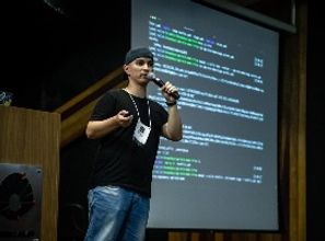 Deploy de aplicações no Kubernetes com Helm, muito além do básico