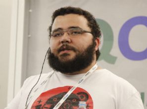 PIPES: uma linguagem para processamento distribuído de eventos complexos